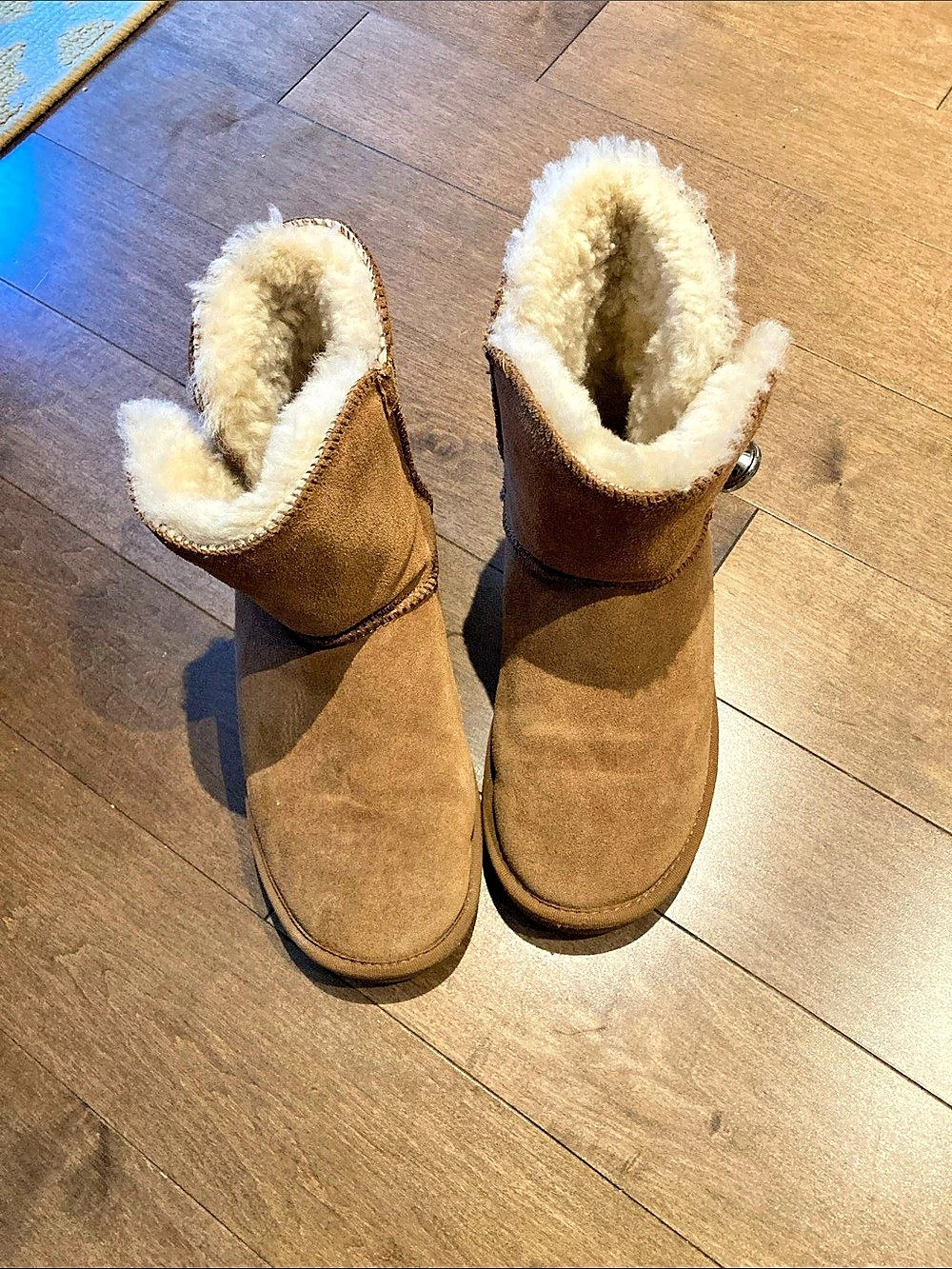 Auabp
Suede Winter Boots in Brown US 9